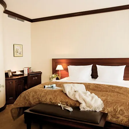 Hotel Yachthafenresidenz Hohe Düne Rostock