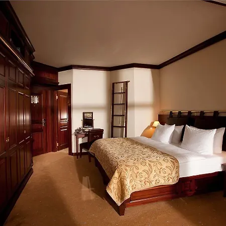 Yachthafenresidenz Hohe Duene