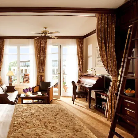 Hotel Yachthafenresidenz Hohe Duene 5*