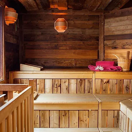 Hotel Yachthafenresidenz Hohe Düne 5*