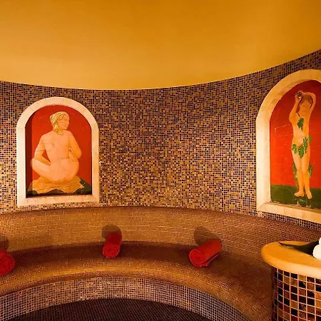 Yachthafenresidenz Hohe Duene 5*