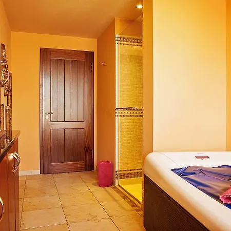 Yachthafenresidenz Hohe Duene