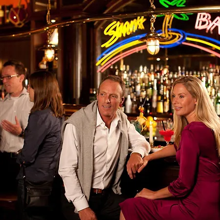 Hotel Yachthafenresidenz Hohe Duene 5*