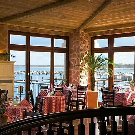Yachthafenresidenz Hohe Düne Hotel 5*