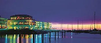 Yachthafenresidenz Hohe Duene Hotel 5*