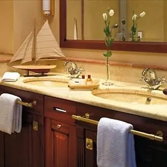 Hotel Yachthafenresidenz Hohe Duene