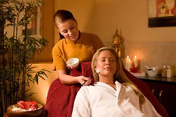 Hotel Yachthafenresidenz Hohe Duene 5*