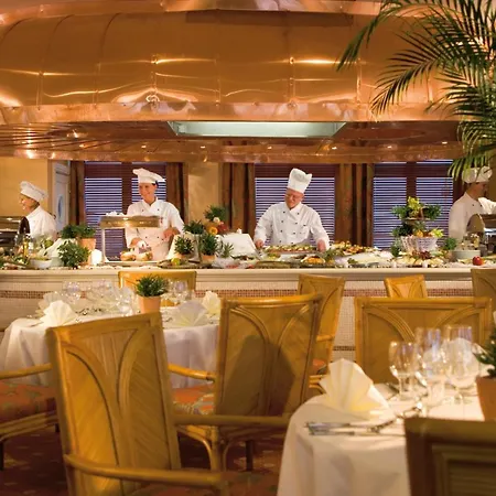 Yachthafenresidenz Hohe Düne 5*