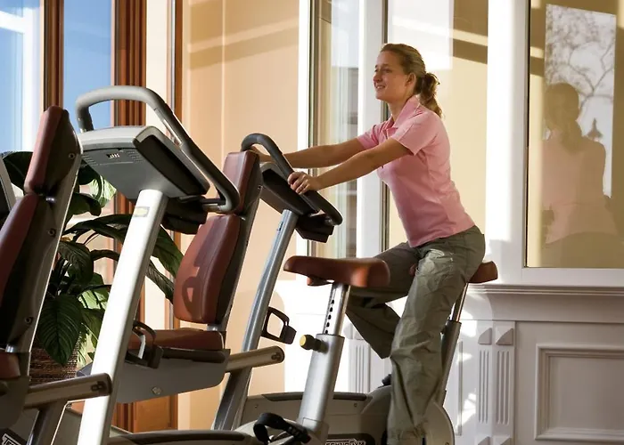 Hotel Yachthafenresidenz Hohe Duene 5*