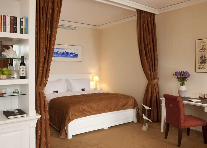 Yachthafenresidenz Hohe Duene Hotel