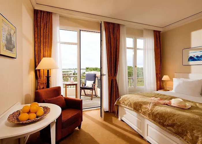 Hotel Yachthafenresidenz Hohe Duene 5*