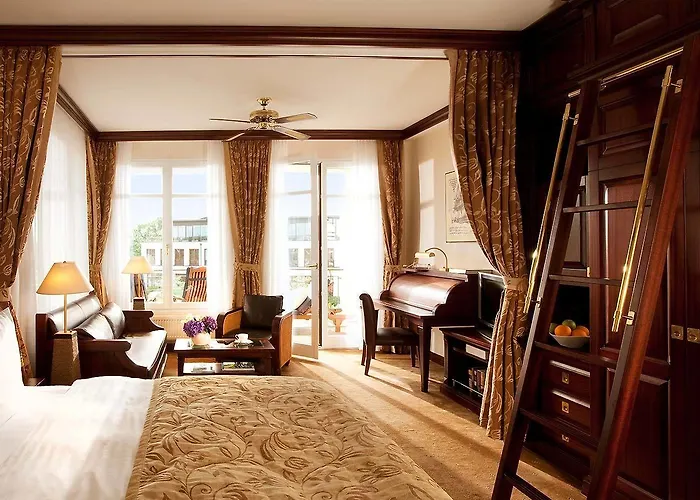 Hotel Yachthafenresidenz Hohe Duene 5*