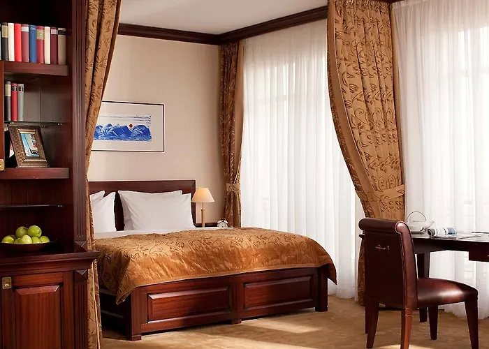 Hotel Yachthafenresidenz Hohe Duene 5*