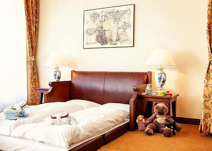 Hotel Yachthafenresidenz Hohe Duene 5*