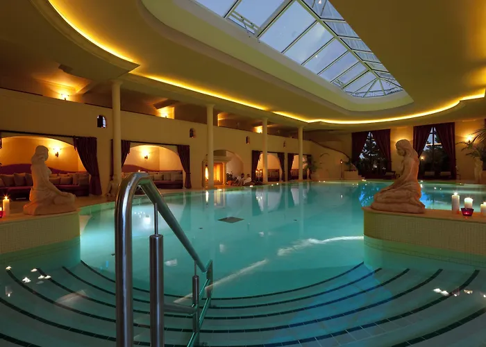 Hotel Yachthafenresidenz Hohe Duene 5*