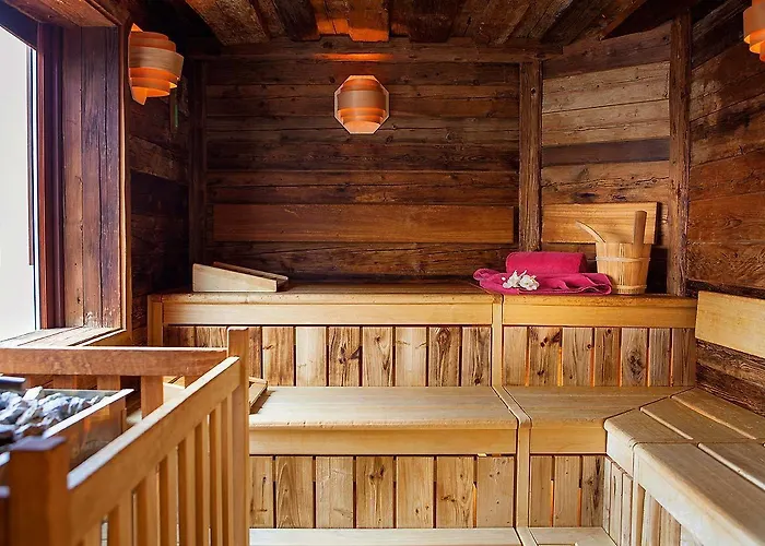 Hotel Yachthafenresidenz Hohe Duene 5*