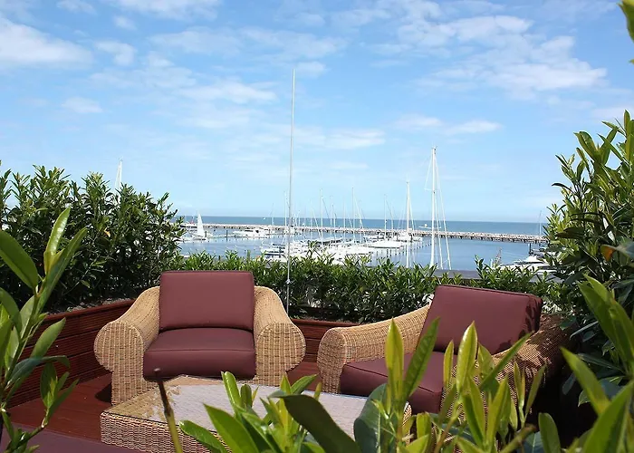 Hotel Yachthafenresidenz Hohe Duene 5*